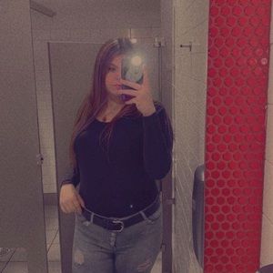 Meet your Posher, Vicky